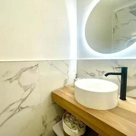 Moon Downtown * Cascais